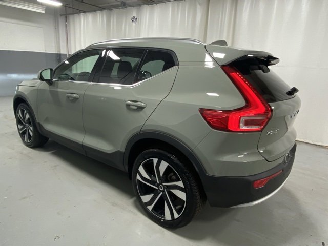 Certified 2024 Volvo XC40 B5 Plus w/ Protection Package Premier image 2