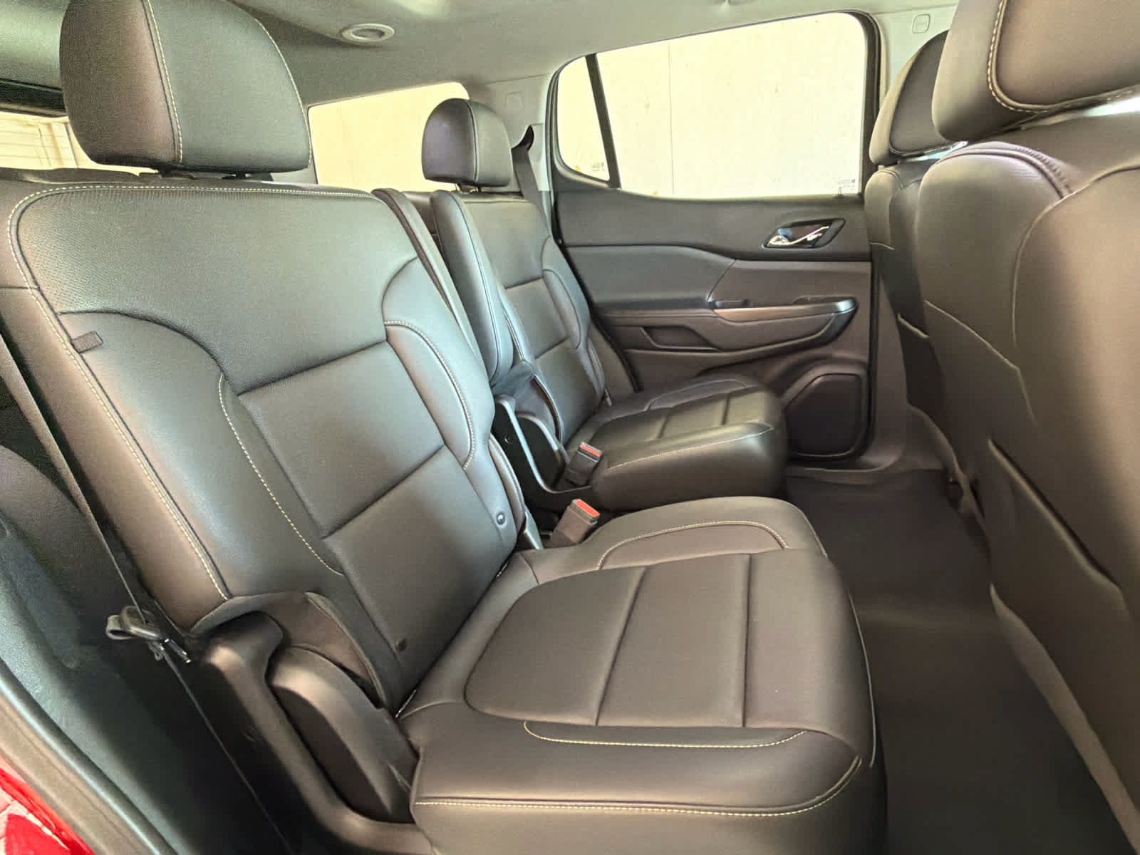Used 2023 GMC Acadia SLT FWD image 36