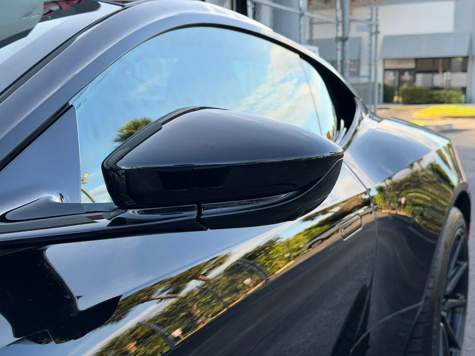 Used 2018 Aston Martin DB11 V12 RWD image 8