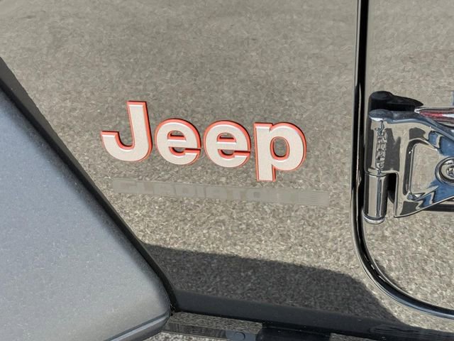 New 2025 Jeep Gladiator Mojave w/ Safety Group AWD/4WD image 9