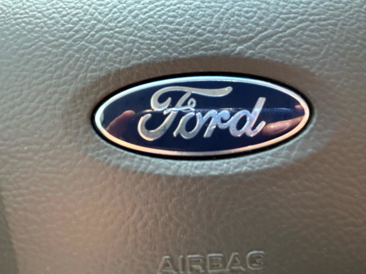 Used 2011 Ford Taurus SEL FWD image 19