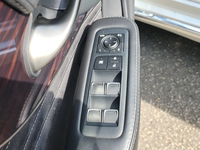 Used 2020 Lexus LS 500 w/ Interior Upgrade Package RWD image 12