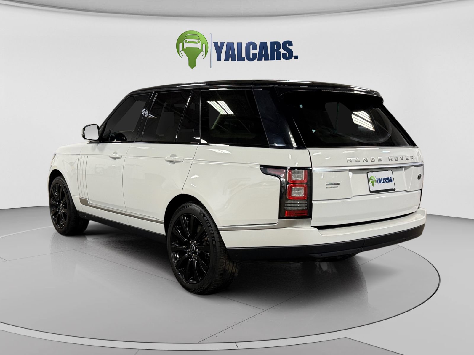 Used 2015 Land Rover Range Rover Supercharged AWD/4WD image 3