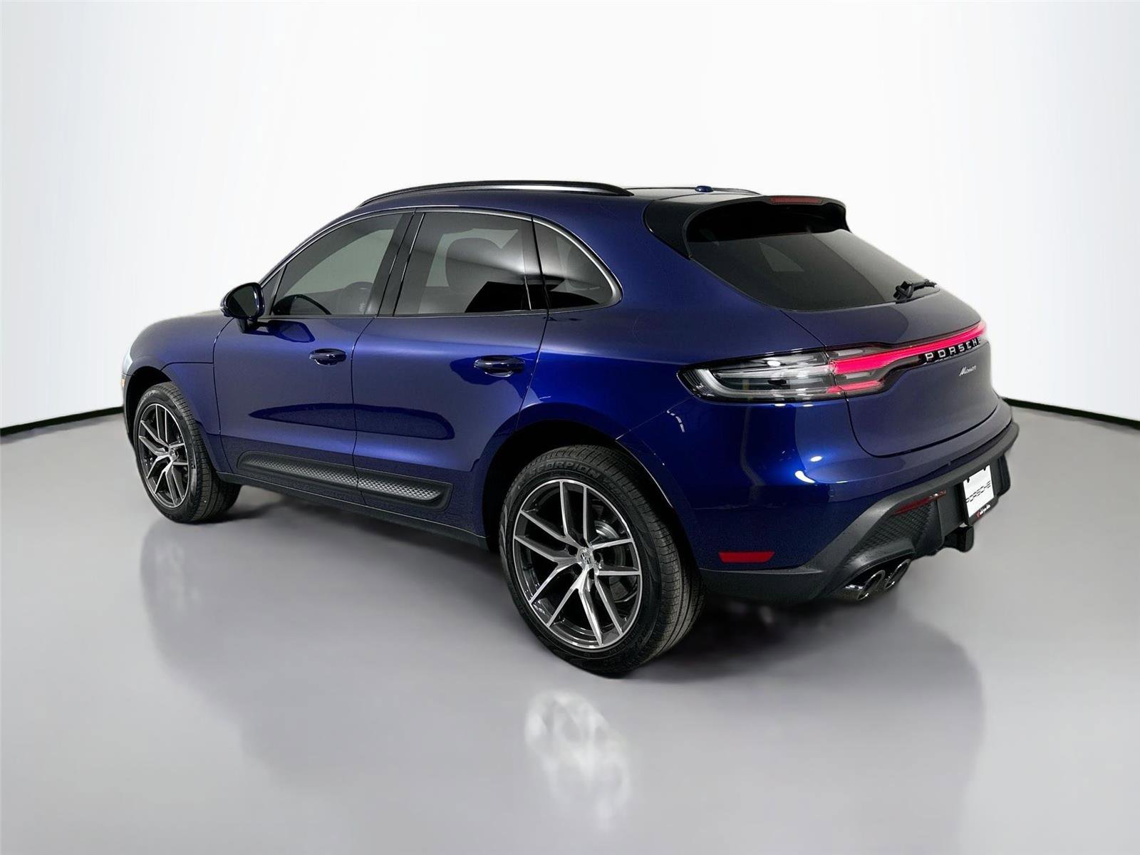 Certified 2026 Porsche Macan Turbo AWD/4WD image 3