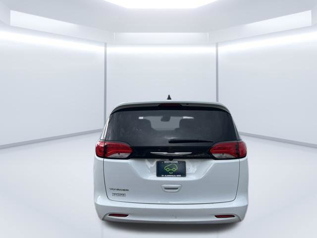 Used 2024 Chrysler Voyager LX FWD image 14
