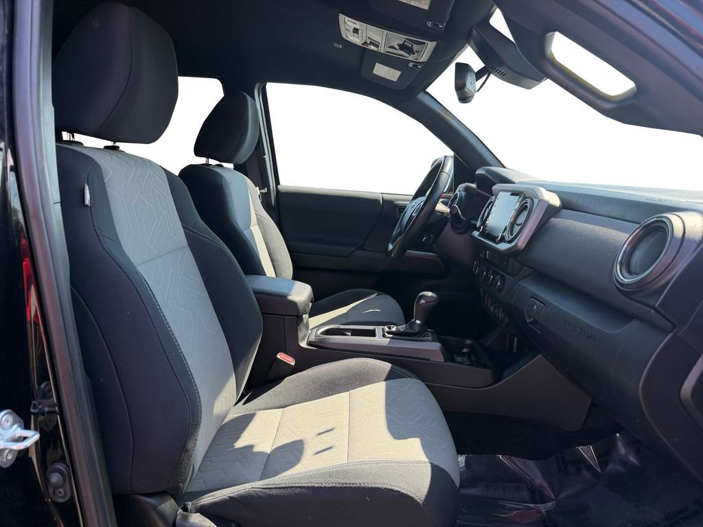 Used 2021 Toyota Tacoma TRD Off-Road AWD/4WD image 17