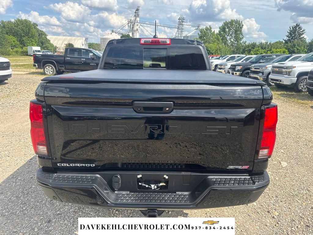 Used 2025 Chevrolet Colorado ZR2 w/ Technology Package AWD/4WD image 4