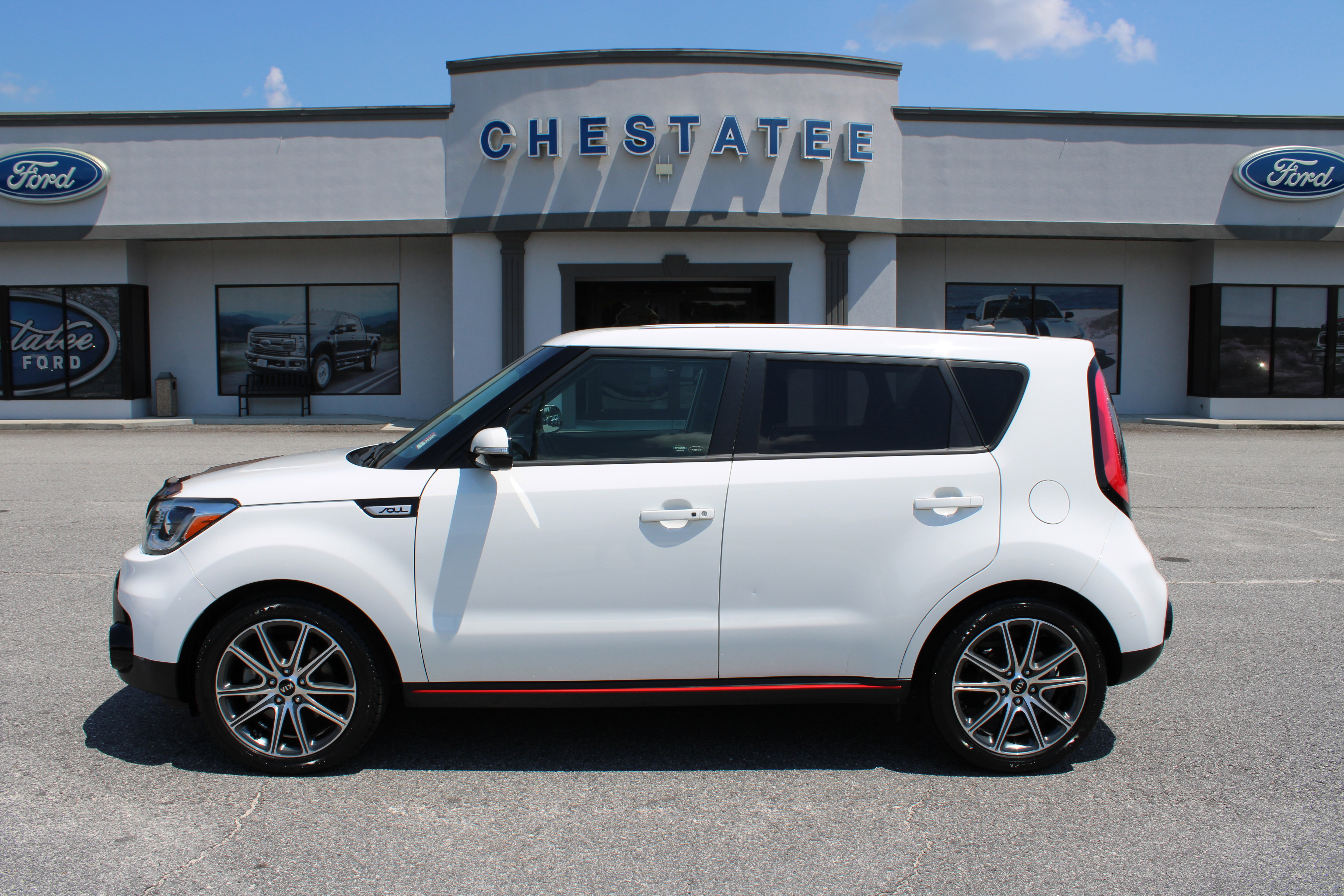 Used 2019 Kia Soul ! w/ Technology Package FWD image 1
