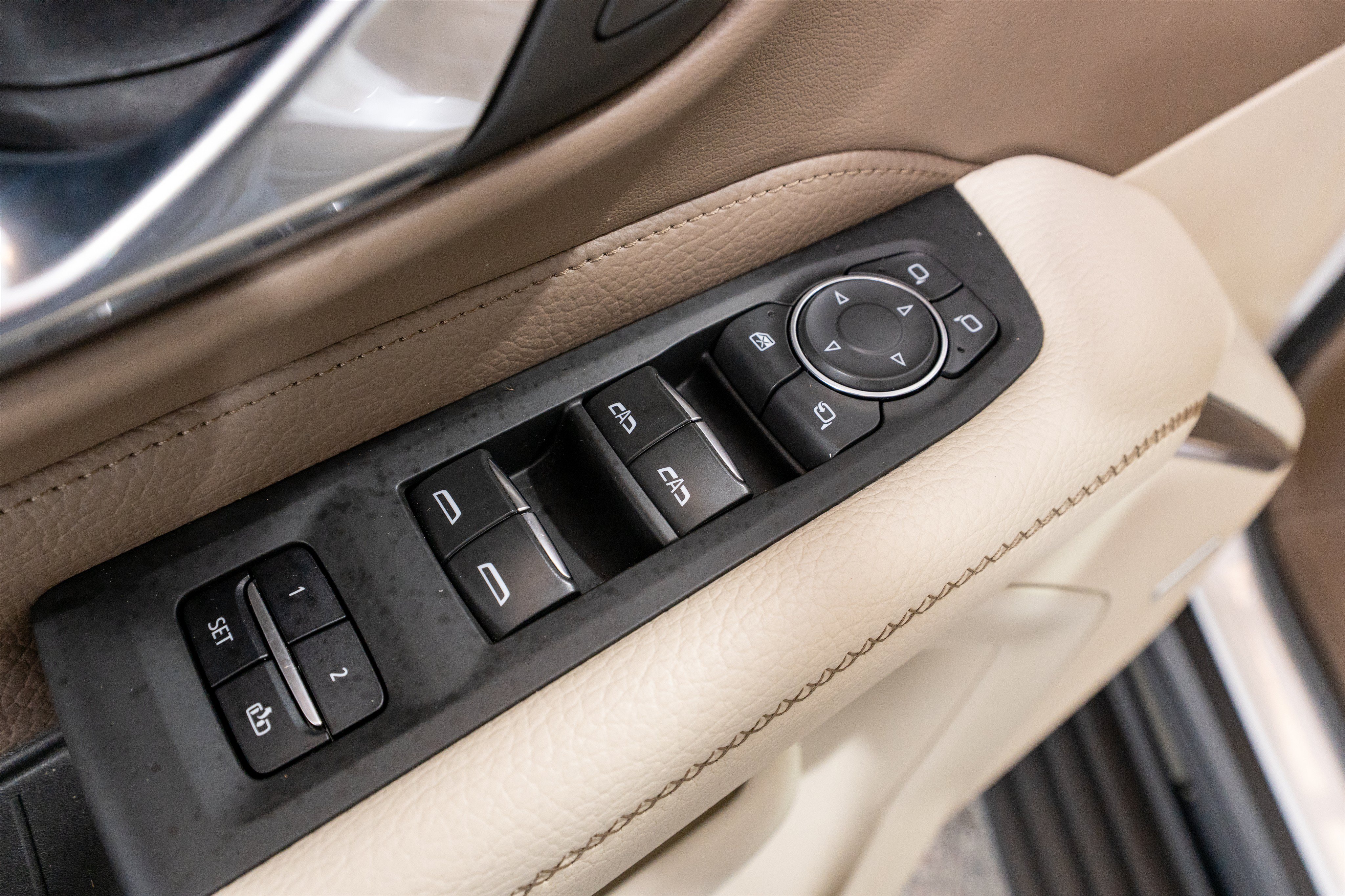 Used 2023 GMC Yukon Denali AWD/4WD image 15
