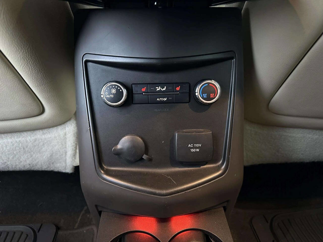 Used 2013 Lincoln MKT AWD image 40