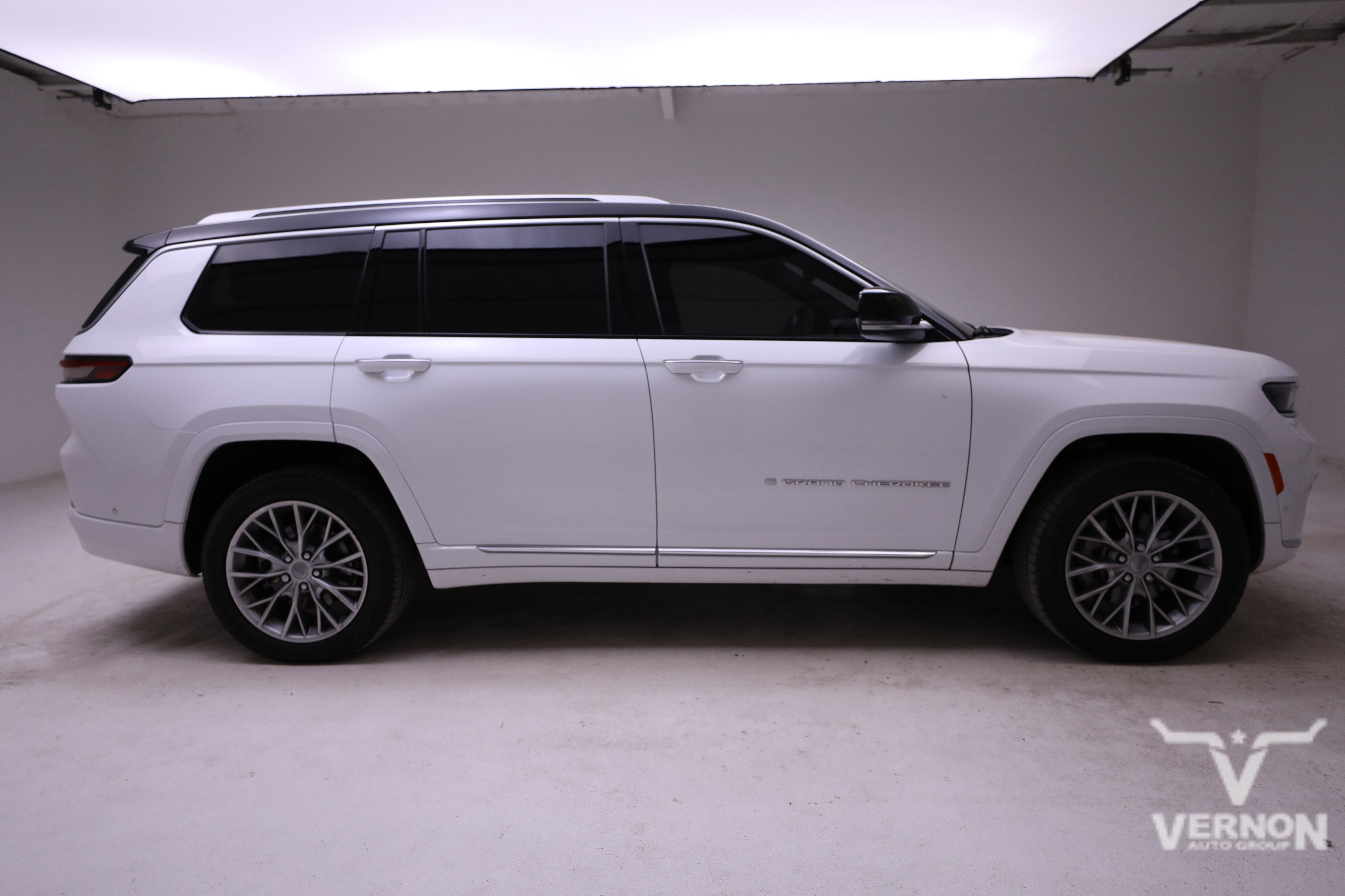 Used 2022 Jeep Grand Cherokee L Summit w/ Luxury Tech Group V image 6