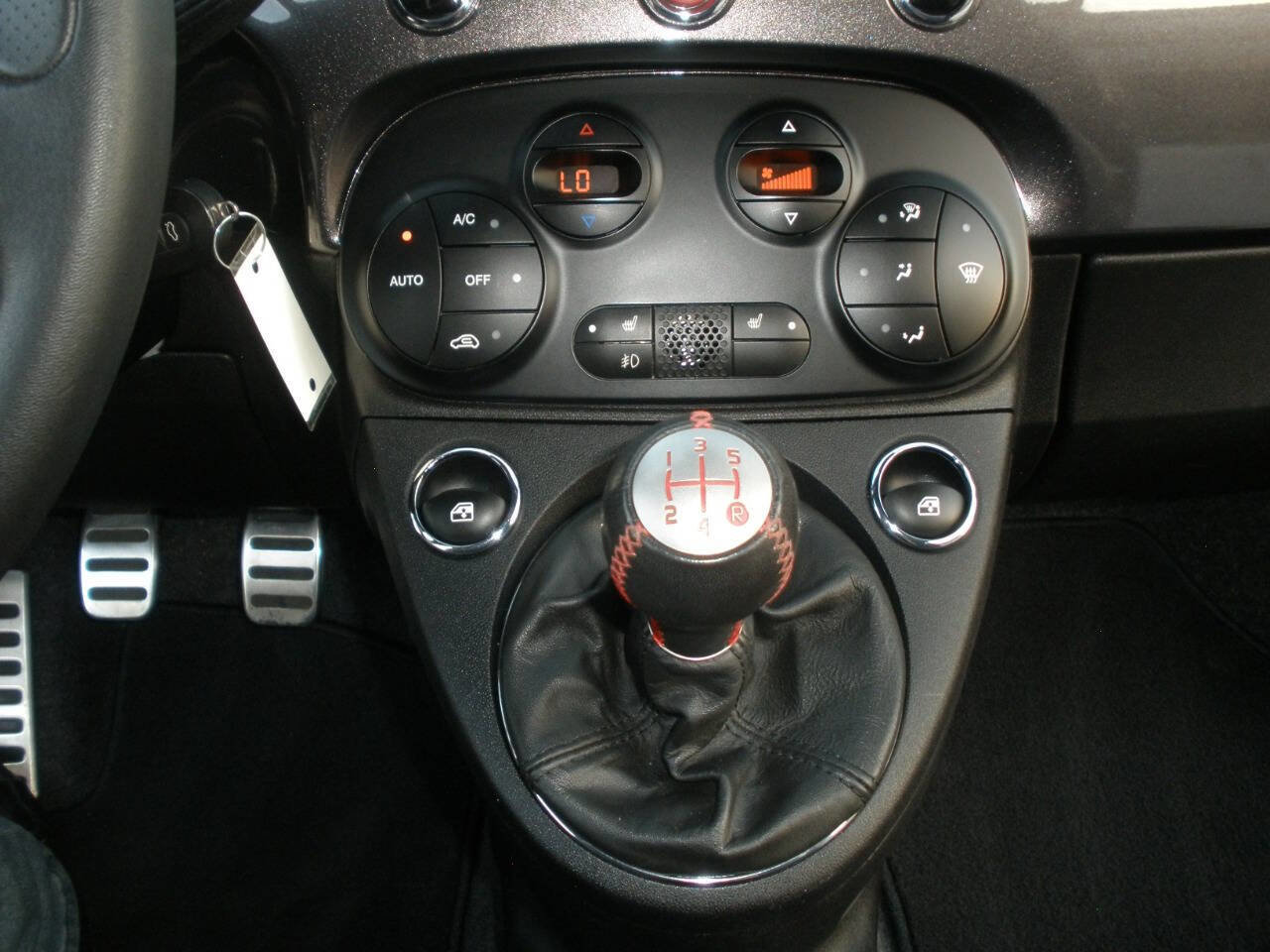 Used 2015 FIAT 500 Abarth w/ Beats Audio Package image 37