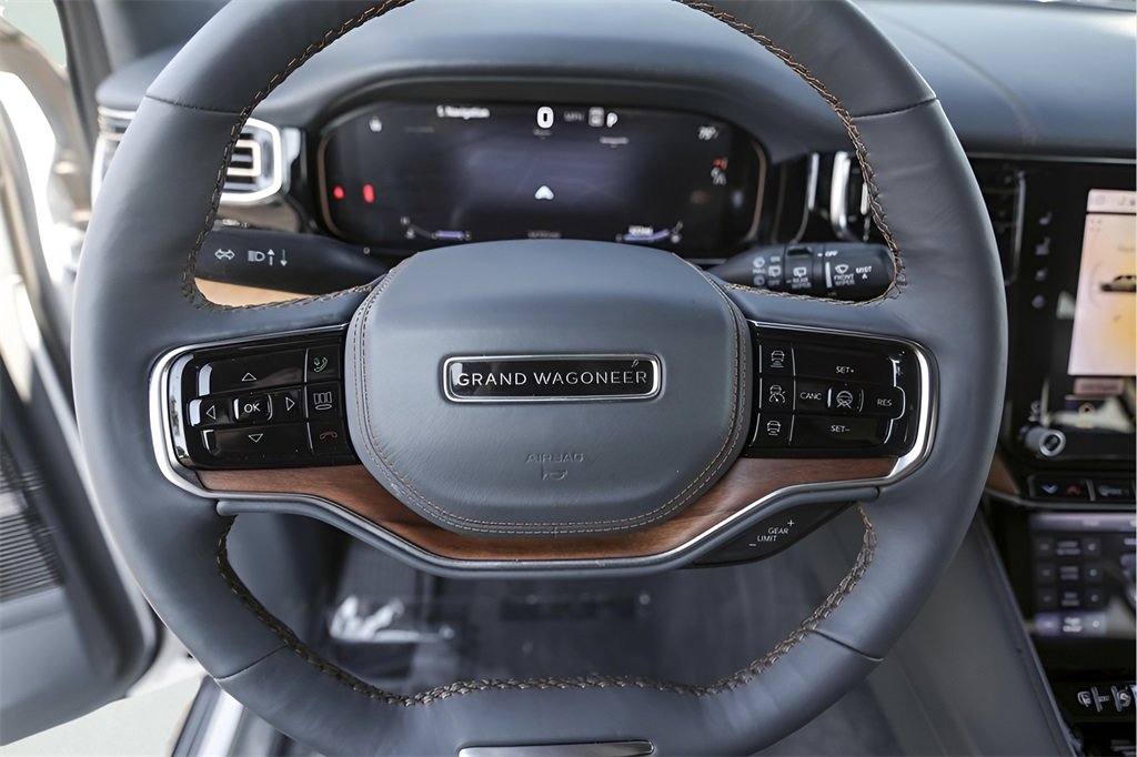 Used 2024 Jeep Grand Wagoneer Series III image 15