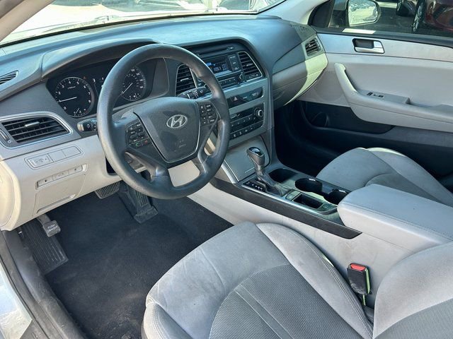 Used 2015 Hyundai Sonata SE image 18