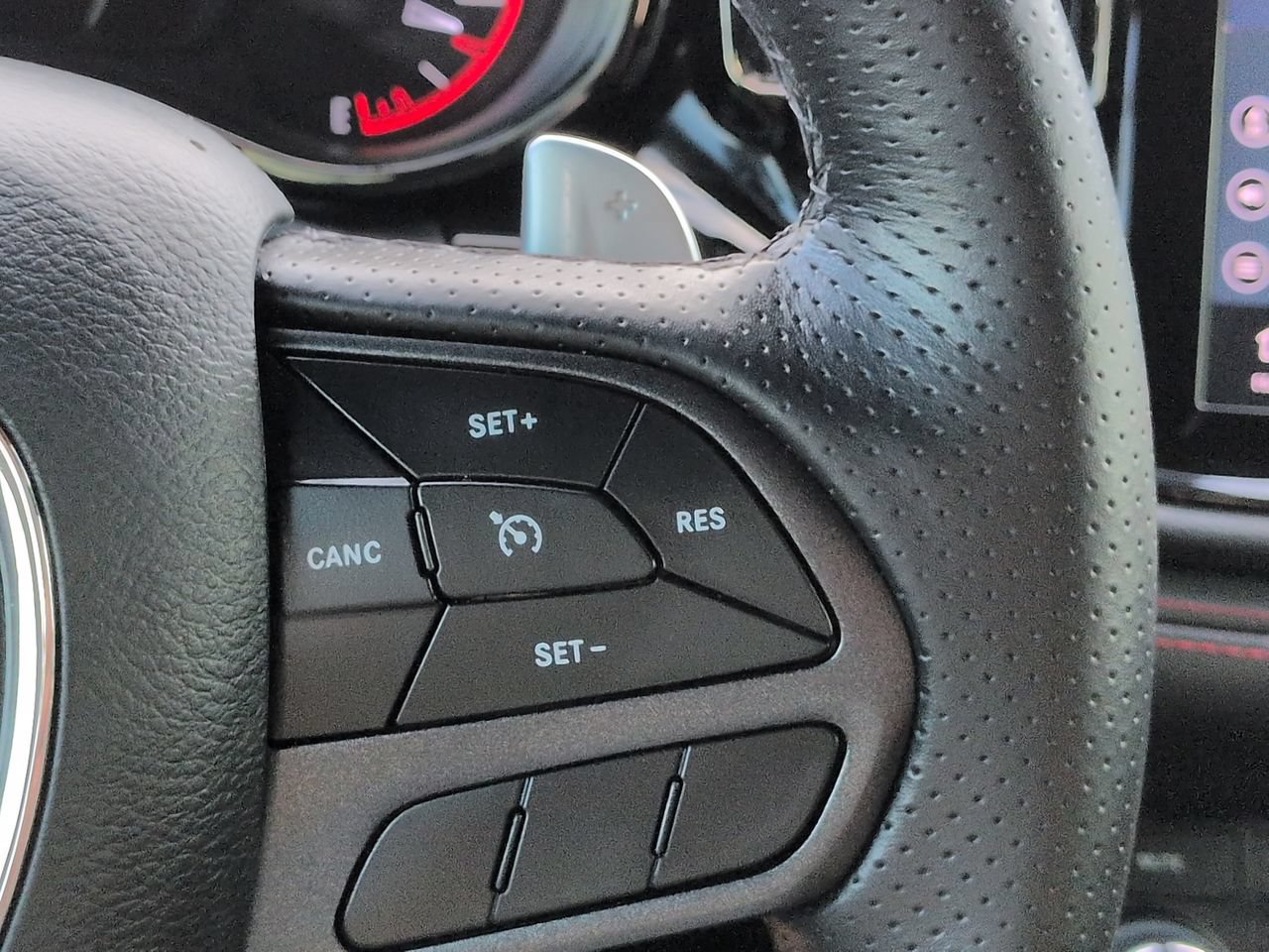 Certified 2024 Dodge Durango R/T w/ Blacktop Package RWD image 25
