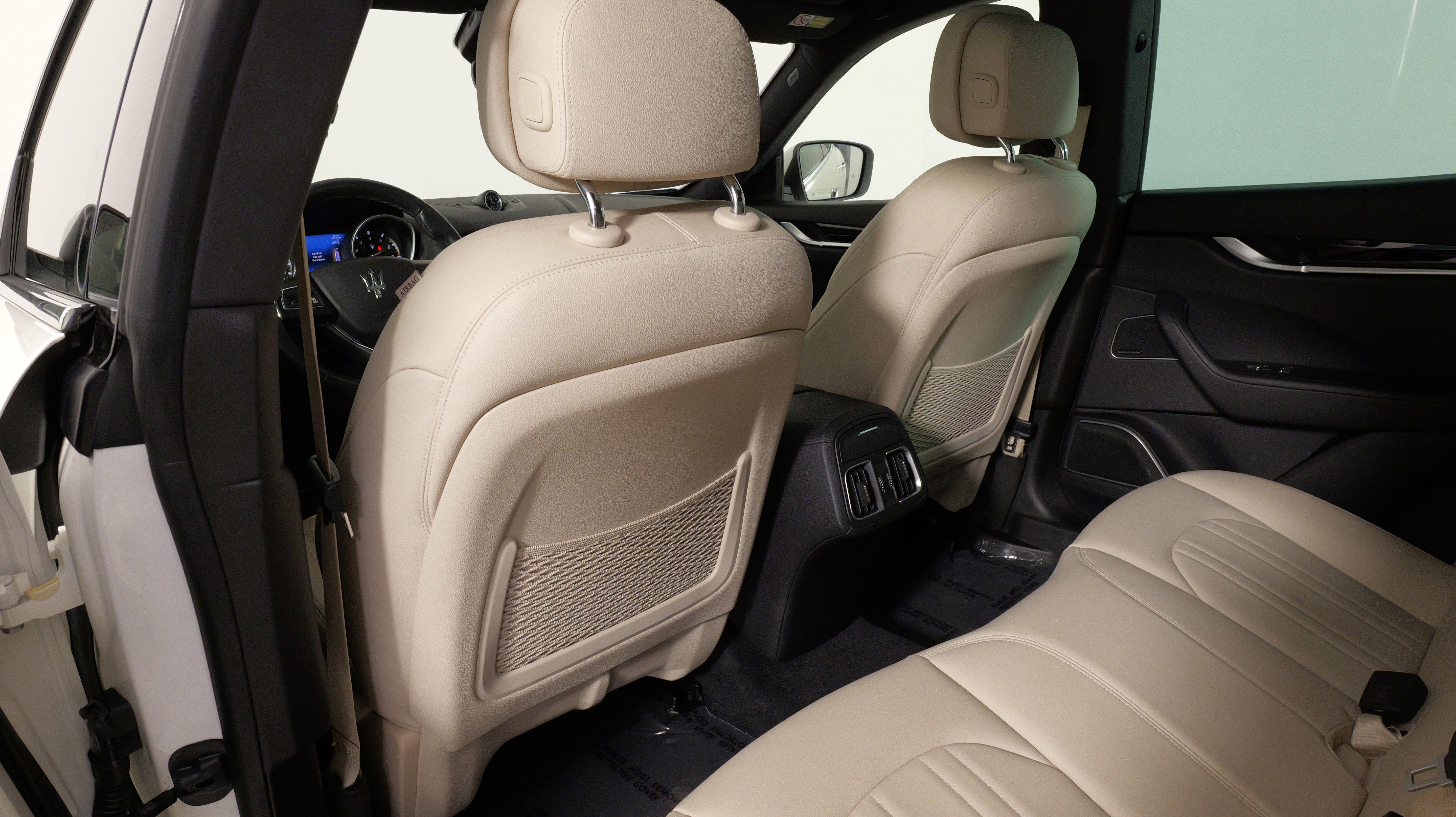 Used 2018 Maserati Levante image 34