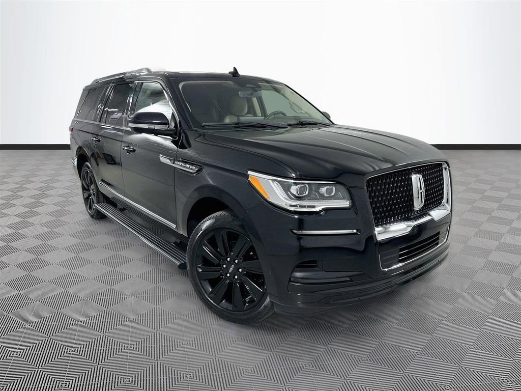 Used 2022 Lincoln Navigator L Reserve w/ Monochromatic Package image 1