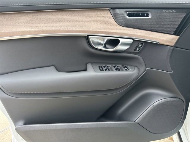 New 2026 Volvo XC90 B6 Plus w/ Protection Package Premier image 12