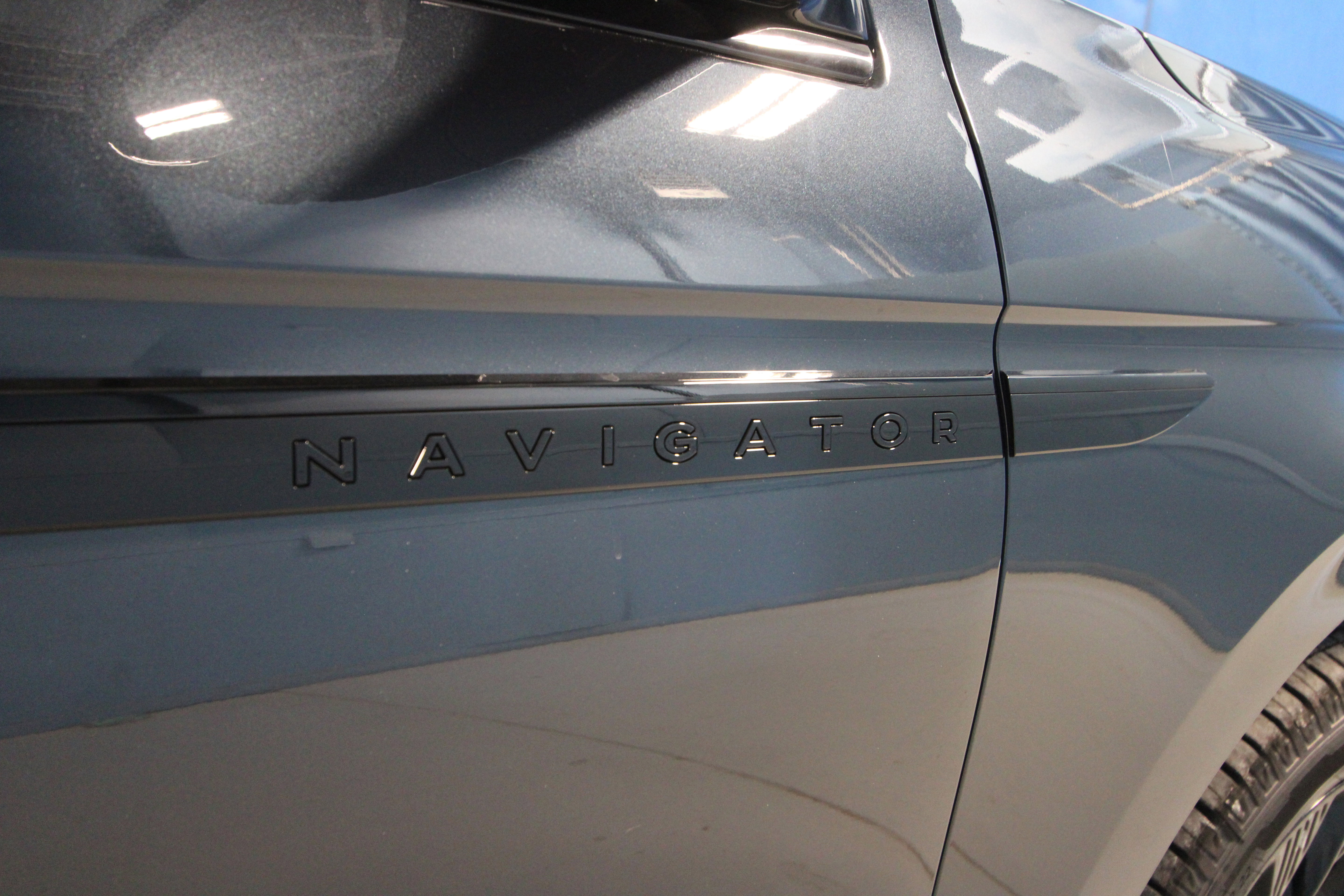 New 2025 Lincoln Navigator Reserve w/ Jet Appearance Package image 39