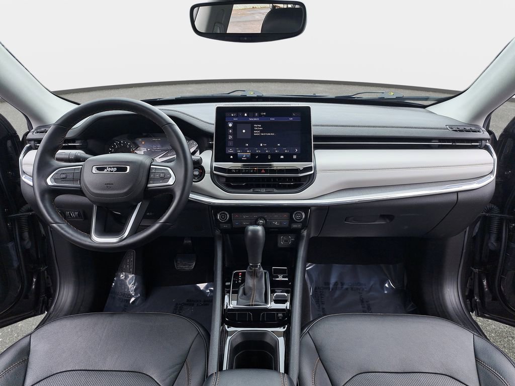 Certified 2022 Jeep Compass Limited AWD/4WD image 2