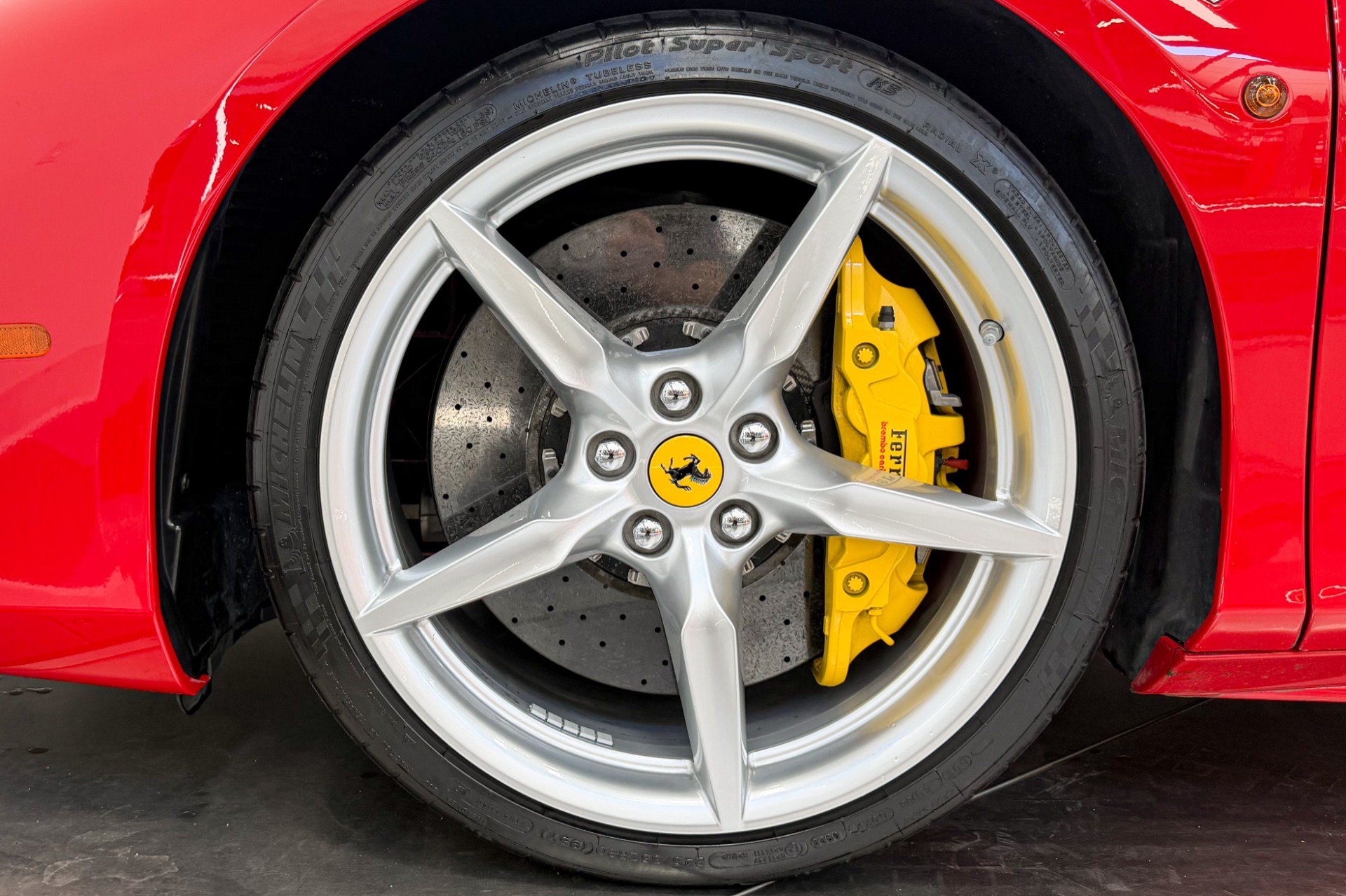 Used 2018 Ferrari 488 Spider RWD image 10