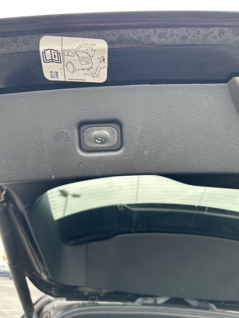 Used 2019 Lincoln Nautilus Select image 17