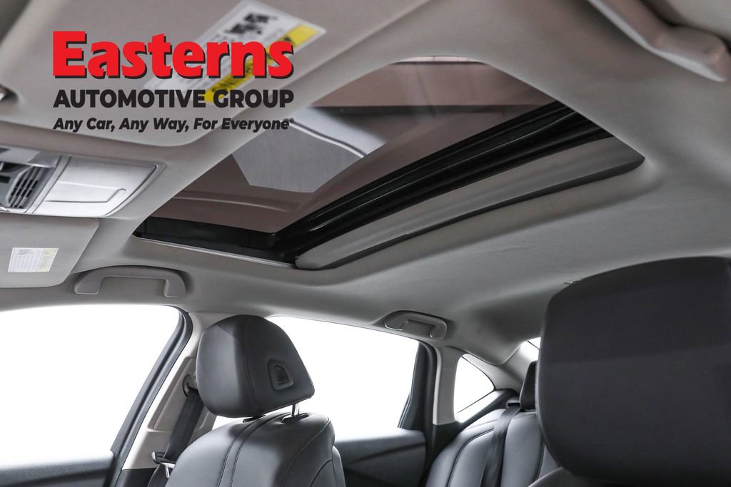 Used 2023 Acura TLX image 32