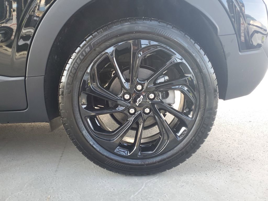 New 2027 Chevrolet Bolt RS w/ Technology Package FWD image 5