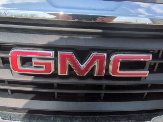 Used 2024 GMC Terrain SLE AWD/4WD image 31