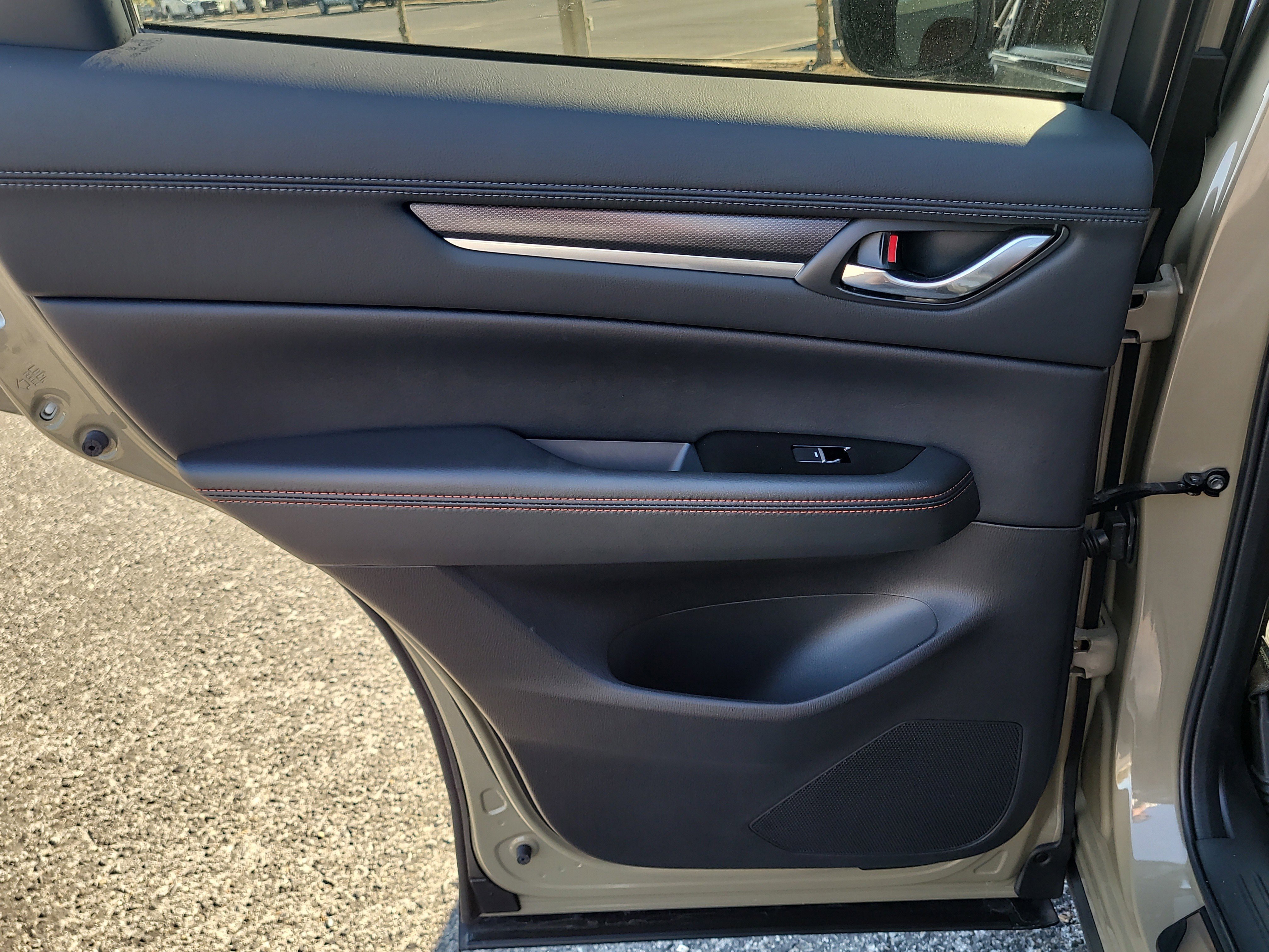 Used 2025 MAZDA CX-5 Carbon Edition image 13