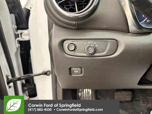 Used 2025 Chevrolet Blazer LT image 31