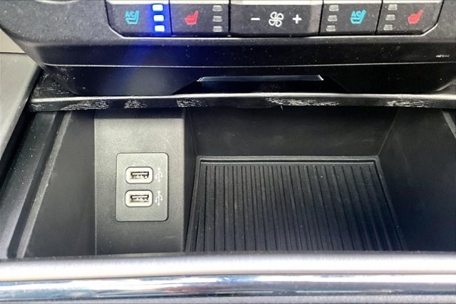 Used 2018 Ford F250 Platinum w/ Platinum Ultimate Package AWD/4WD image 16