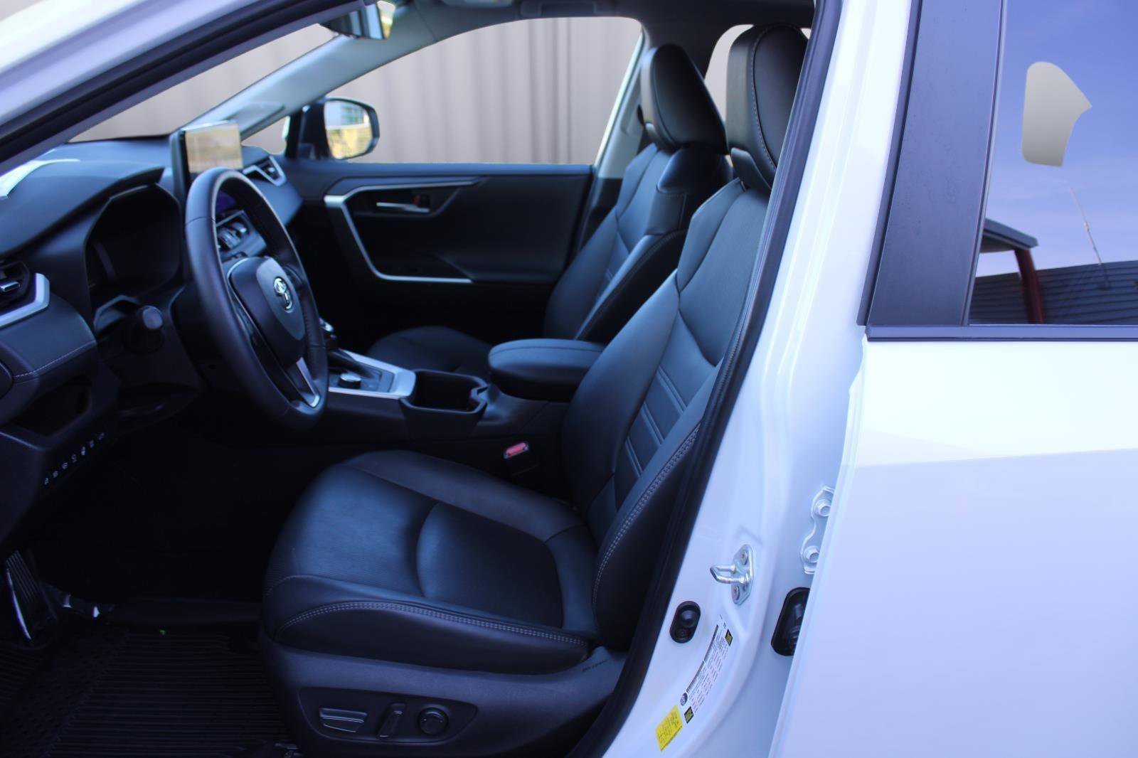 Used 2024 Toyota RAV4 Limited image 34