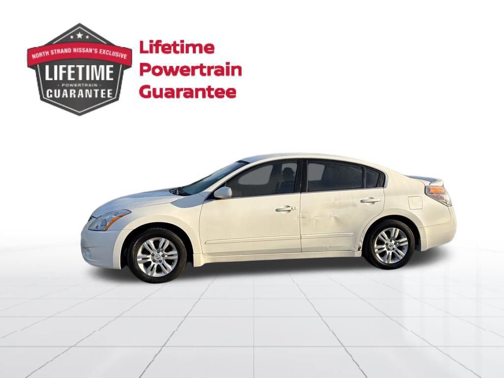 Used 2011 Nissan Altima 2.5 S w/ Special Edition Pkg FWD image 2