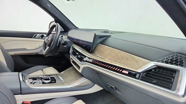 Used 2024 BMW X7 M60i w/ Executive Package image 21