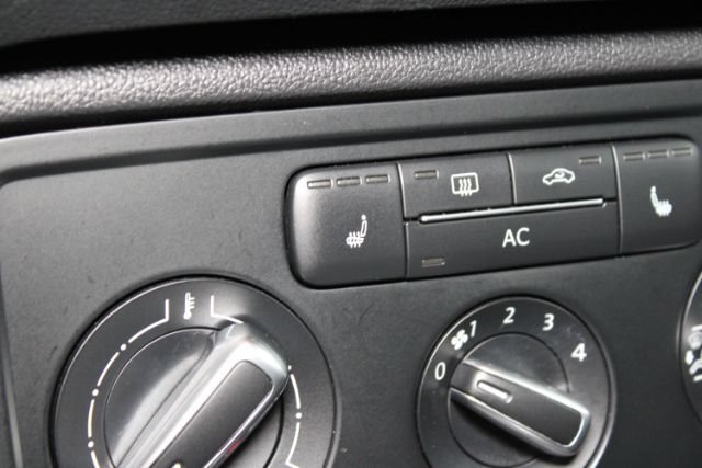 Used 2012 Volkswagen Beetle 2.5 FWD image 16
