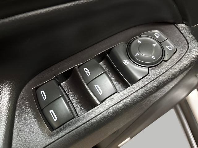 Used 2020 Chevrolet Equinox Premier image 11