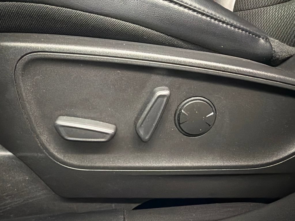 Used 2023 Ford Escape ST-Line w/ Tech Pack #1 AWD/4WD image 26