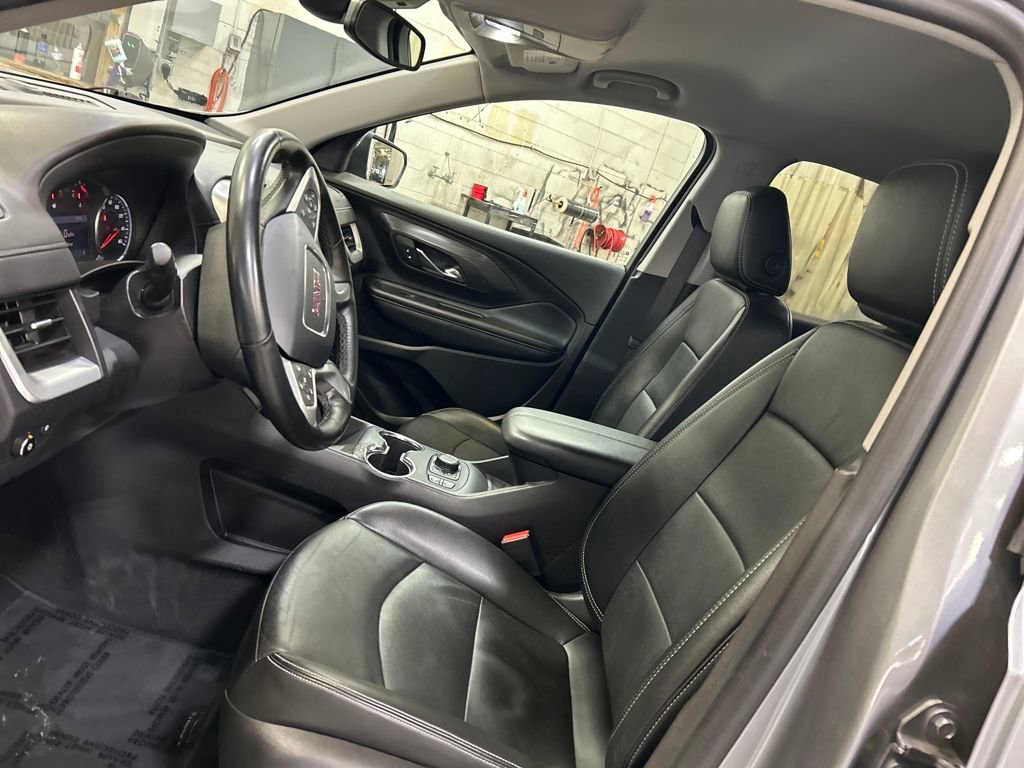 Used 2024 GMC Terrain SLT image 26