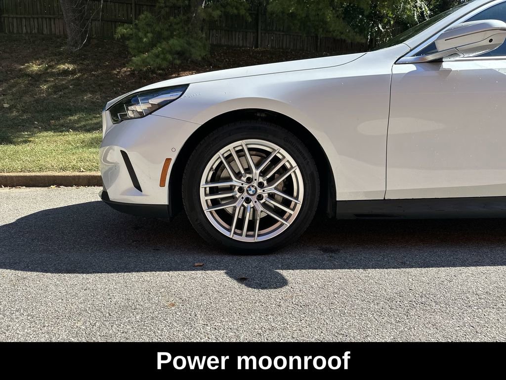 Used 2025 BMW 530i xDrive w/ Premium Package image 12