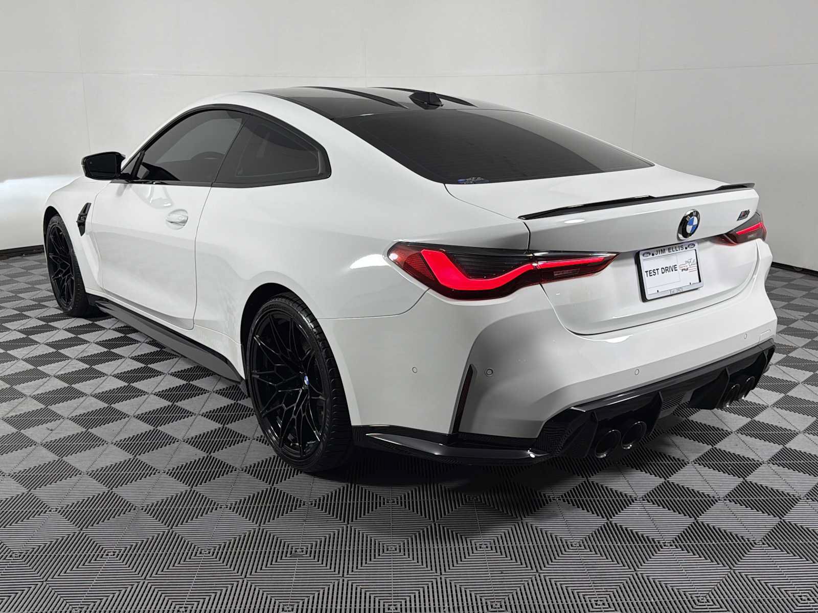 Used 2024 BMW M4 Competition w/ Executive Package RWD image 5
