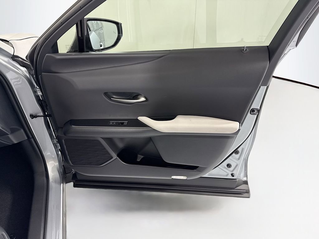 New 2026 Lexus UX 300h FWD image 25
