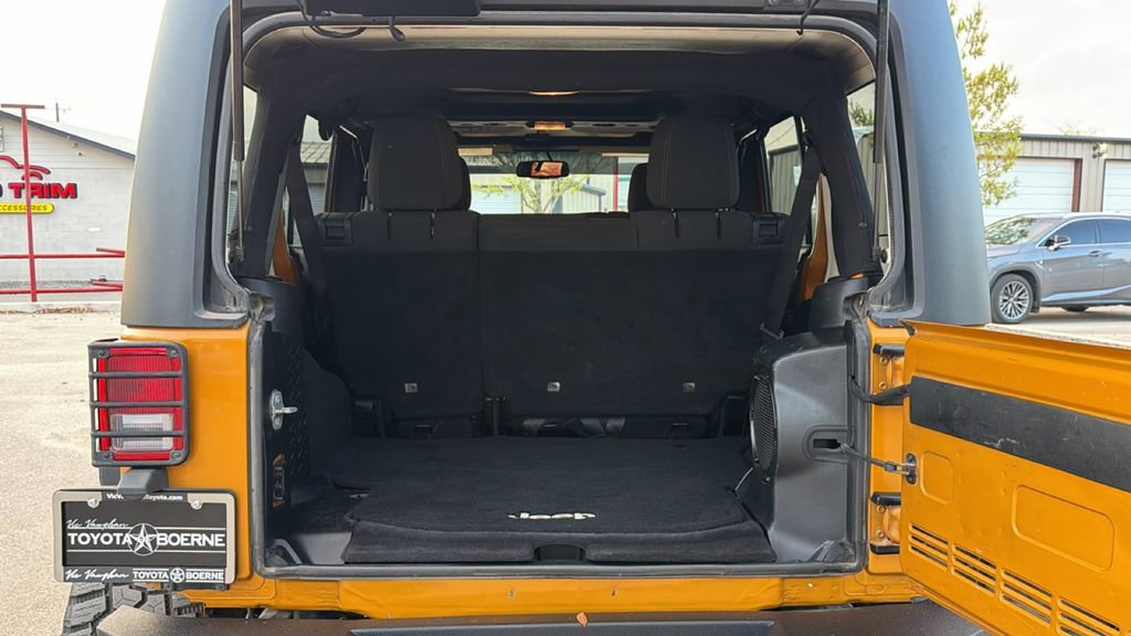 Used 2014 Jeep Wrangler Unlimited Sahara w/ Dual Top Group image 36