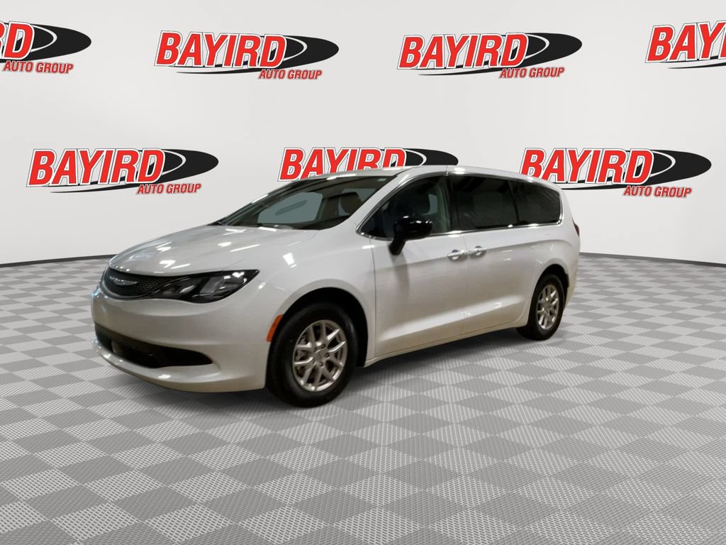 Used 2024 Chrysler Voyager LX FWD image 4