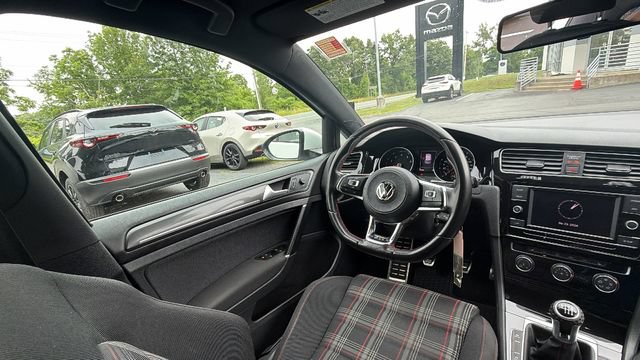 Used 2018 Volkswagen Golf 4-Door FWD image 29