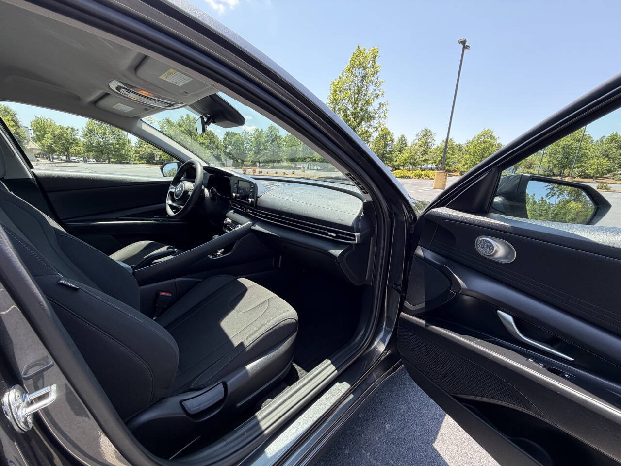 Used 2022 Hyundai Elantra SEL FWD image 18