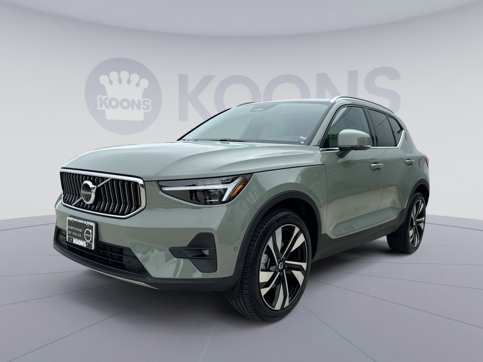 Certified 2025 Volvo XC40 B5 Ultra w/ Protection Package Premier AWD/4WD image 1