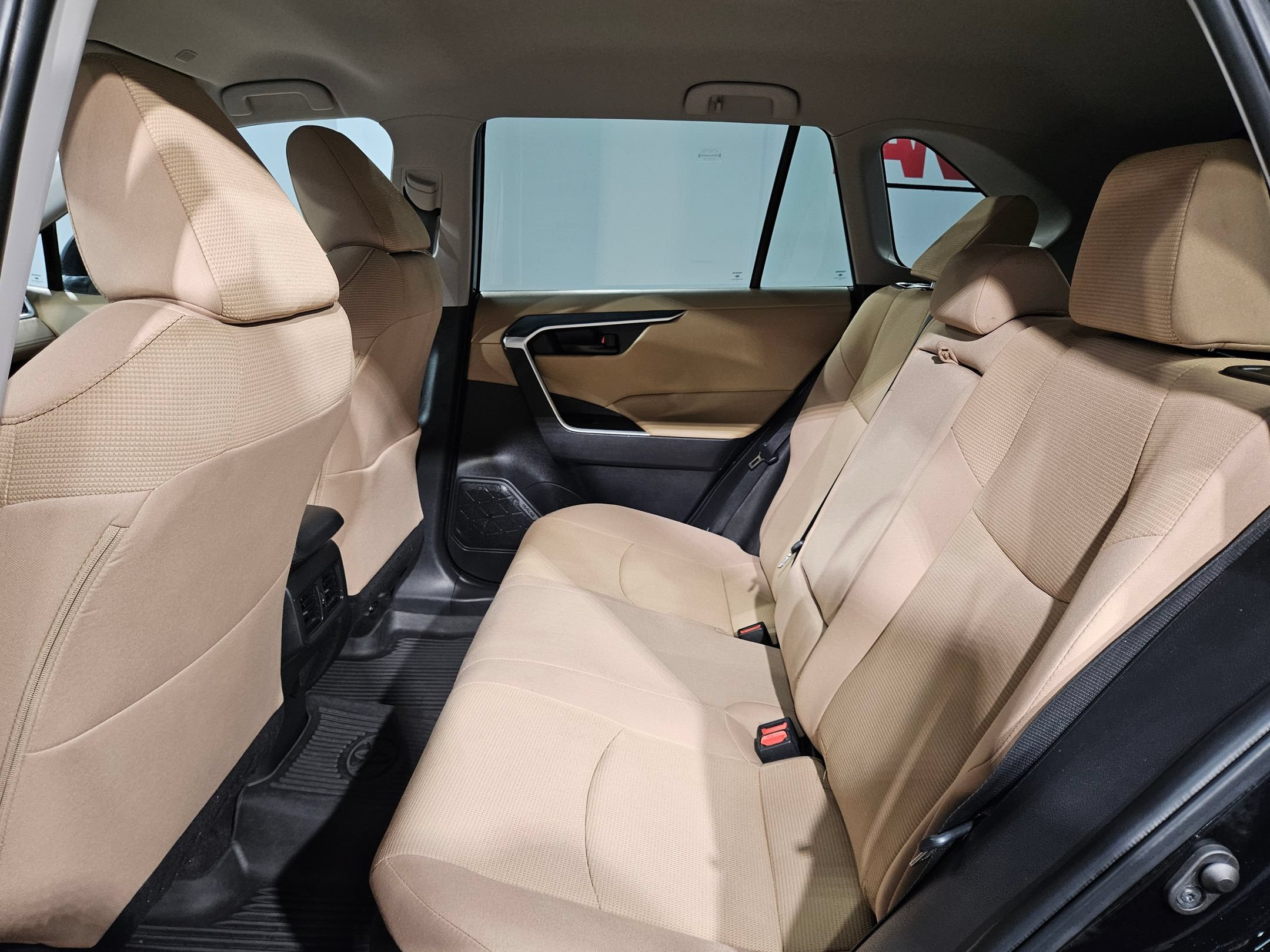 Used 2023 Toyota RAV4 LE AWD/4WD image 34