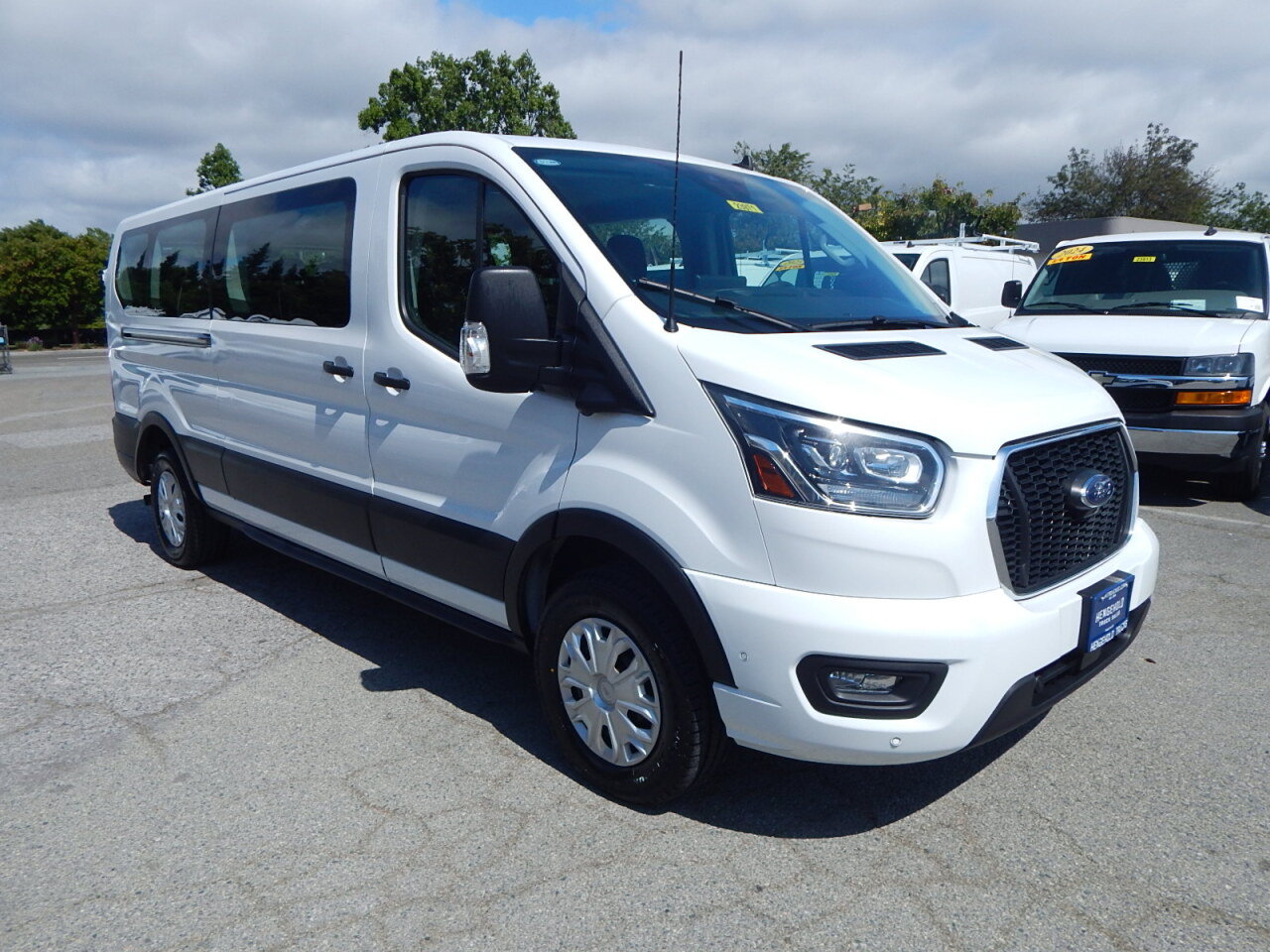 Used 2023 Ford Transit 350 XLT RWD image 10