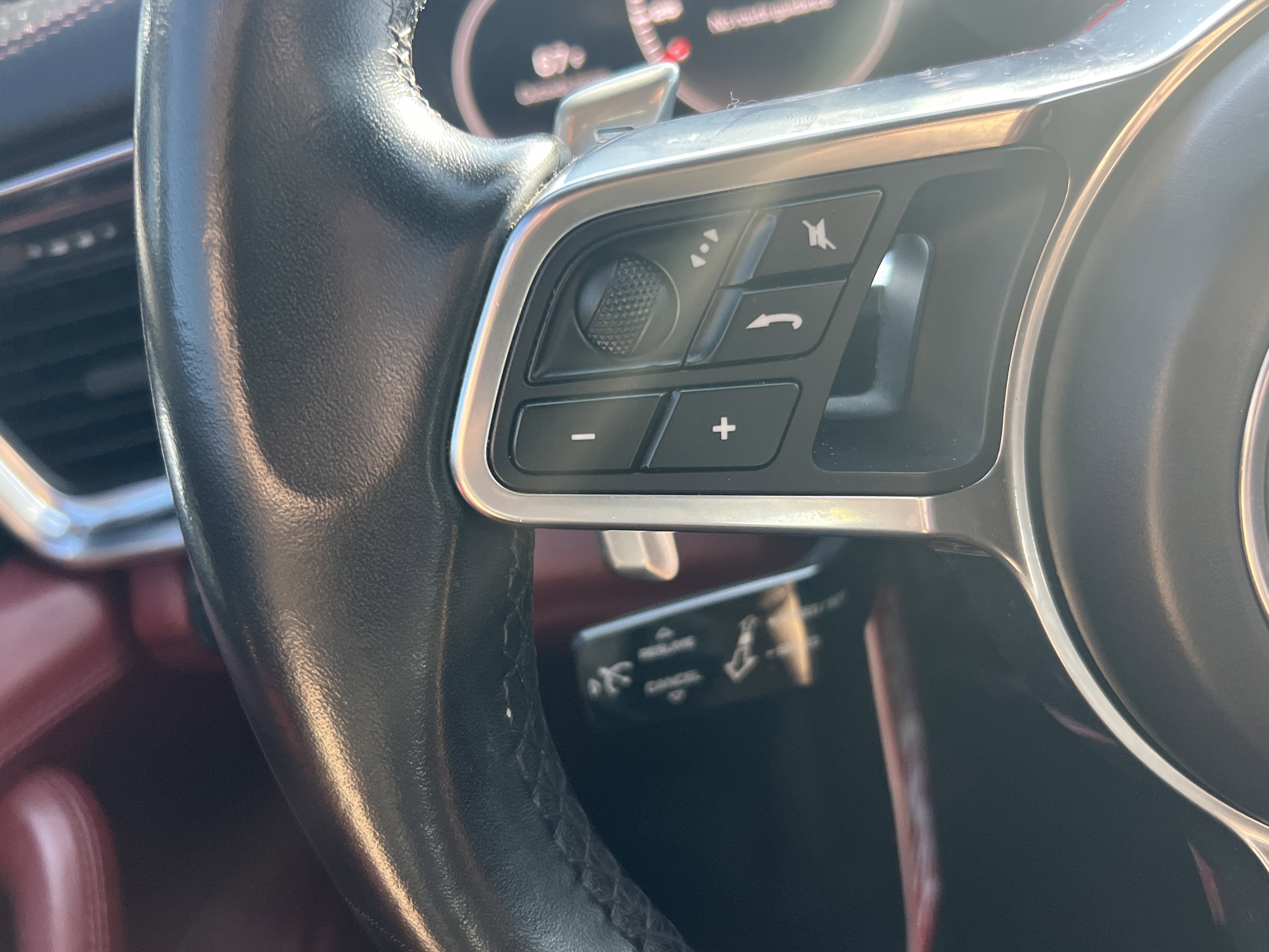 Used 2017 Porsche Panamera 4 image 19